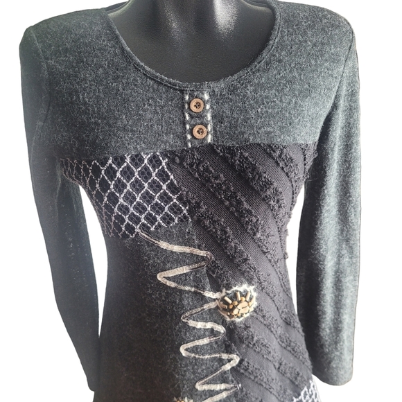 Stylish Y2K Gray and Black Long Sleeve Patterned Dress M - Picture 2 of 7